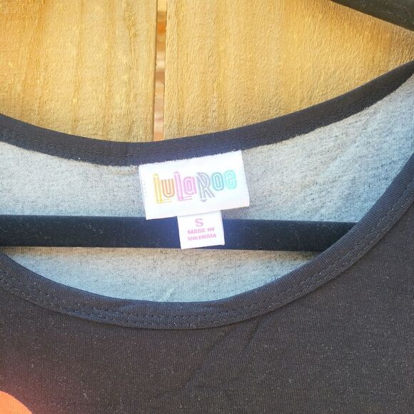 Irma tunic Small LuLaRoe  - Picture 3 of 4